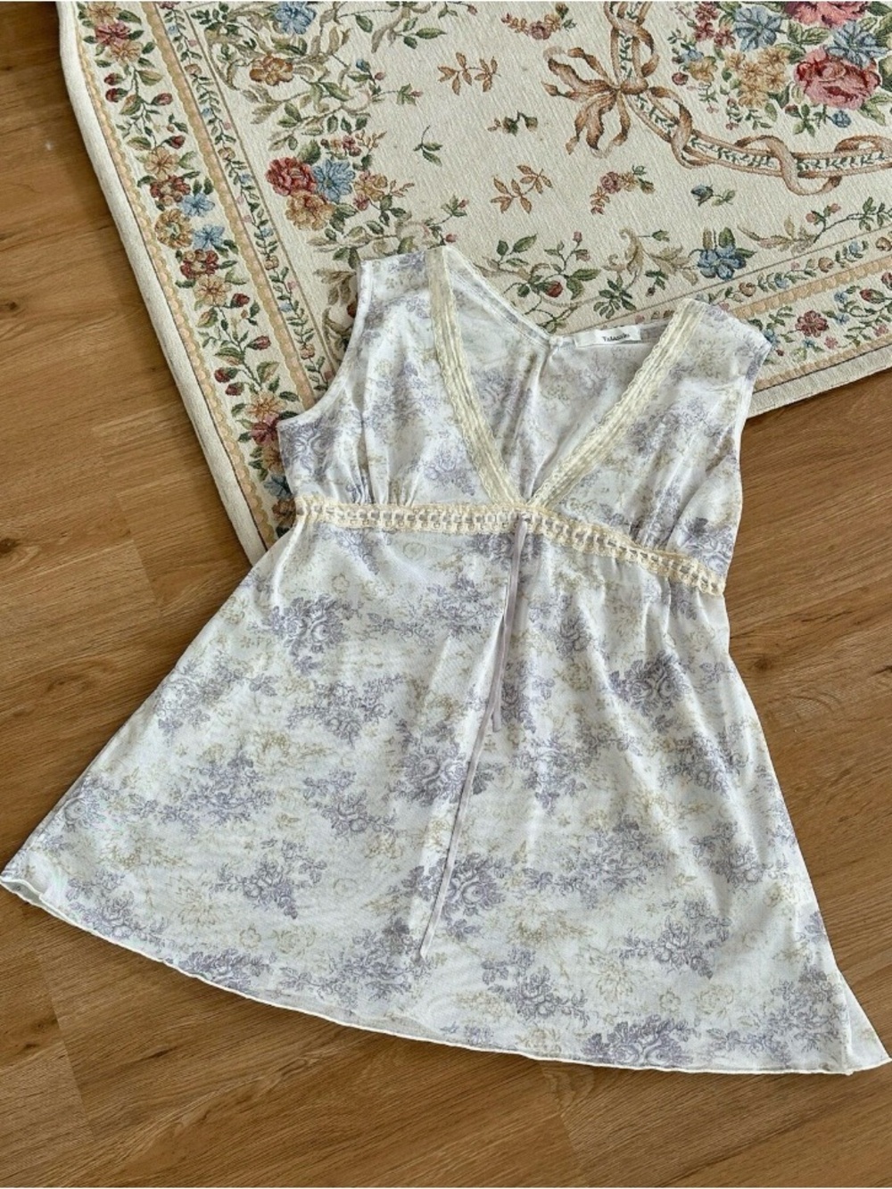 Floral Lace-Trim Tank Top in Cream and Light Purple